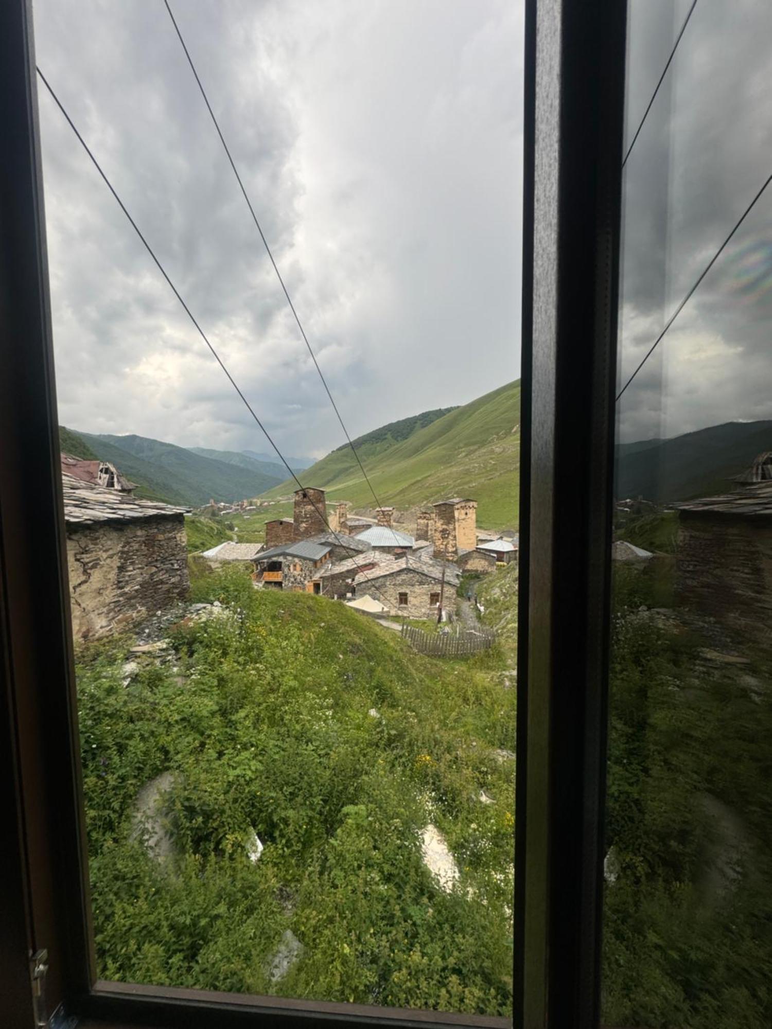 Chazhashi Guesthouse Ushguli ภายนอก รูปภาพ