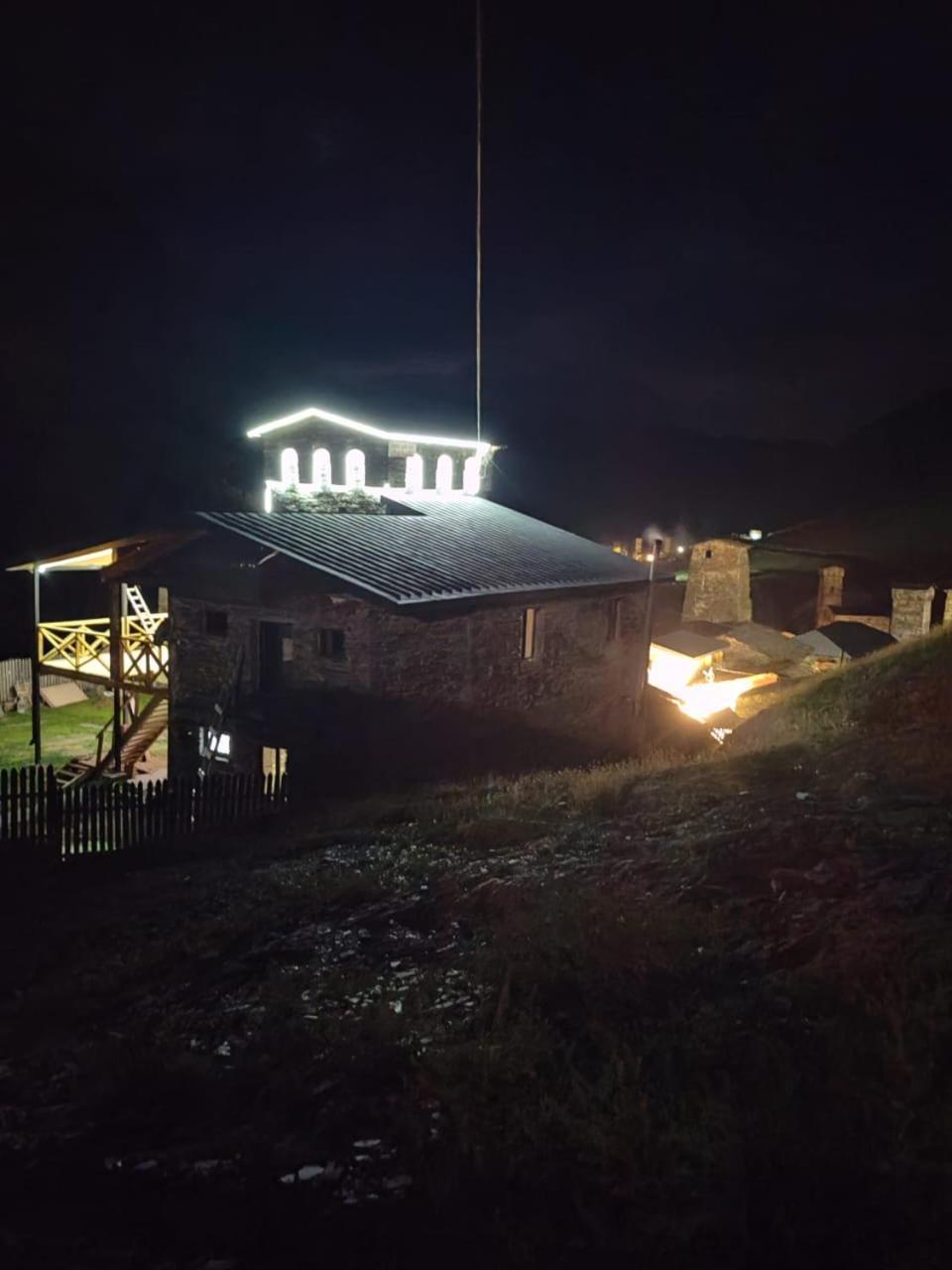 Chazhashi Guesthouse Ushguli ภายนอก รูปภาพ