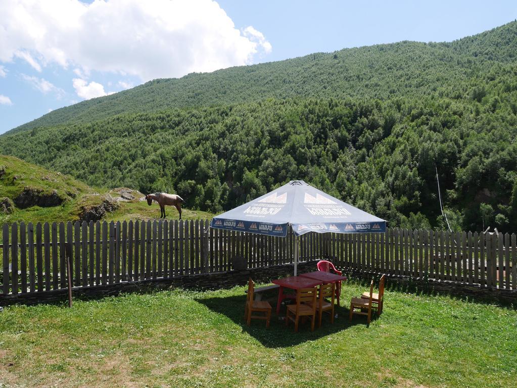 Chazhashi Guesthouse Ushguli ภายนอก รูปภาพ