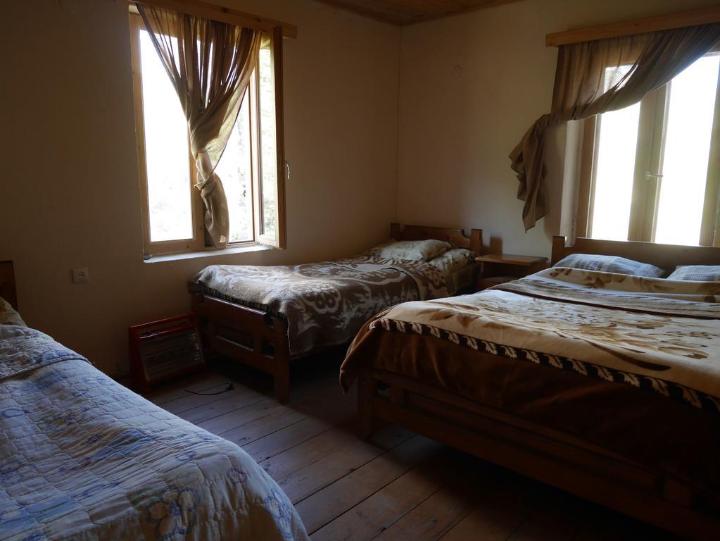 Chazhashi Guesthouse Ushguli ภายนอก รูปภาพ